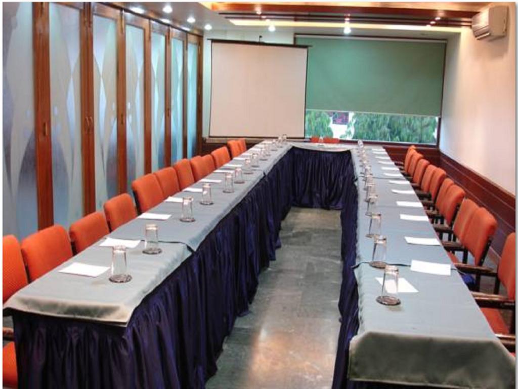 Oyo 15791 Flagship Hotel Executive Hazratganj Lucknow Exteriör bild