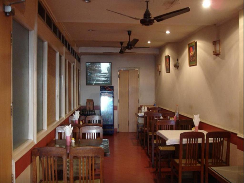 Oyo 15791 Flagship Hotel Executive Hazratganj Lucknow Exteriör bild
