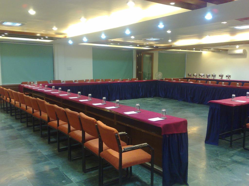 Oyo 15791 Flagship Hotel Executive Hazratganj Lucknow Exteriör bild