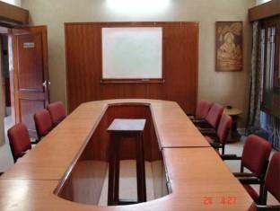 Oyo 15791 Flagship Hotel Executive Hazratganj Lucknow Exteriör bild